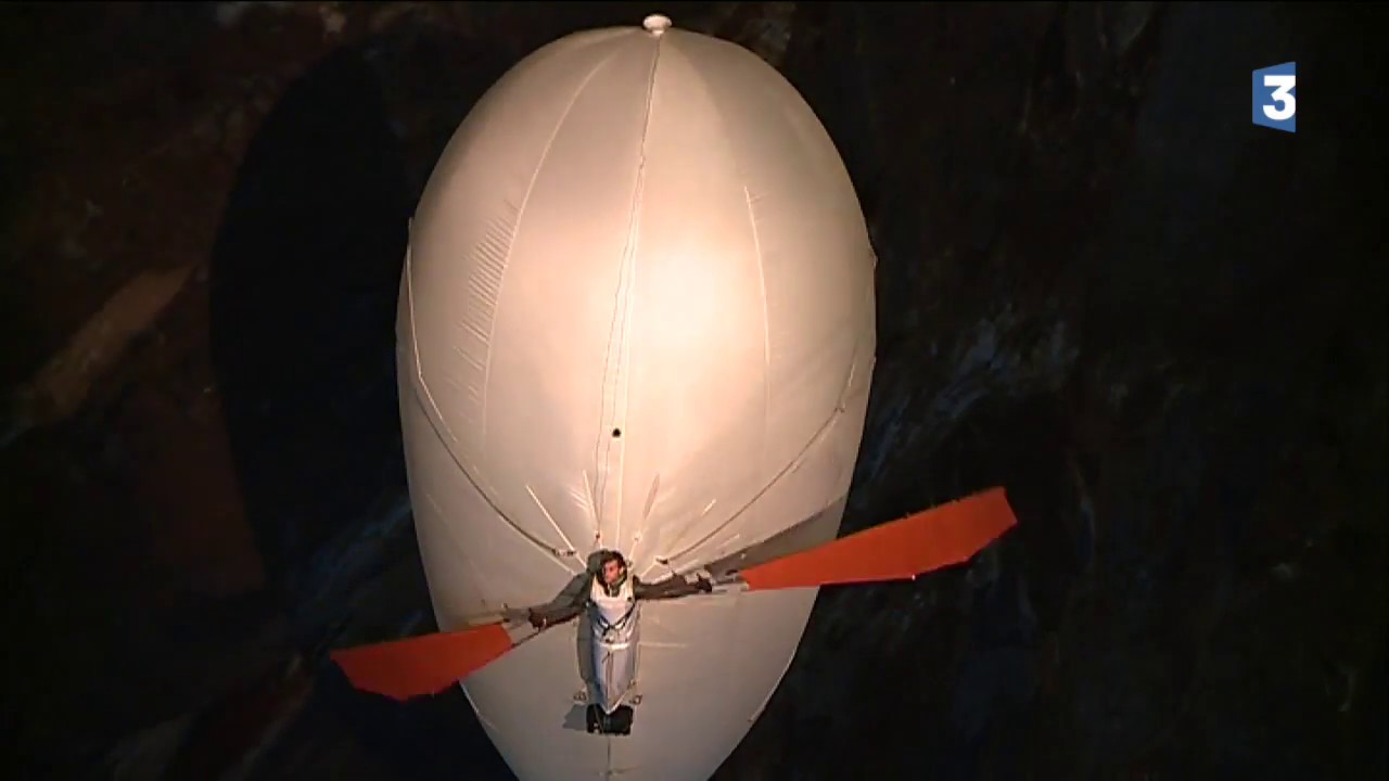 L'incroyable vol de l'Aéroplume dans la grotte de La Verna au Pays basque