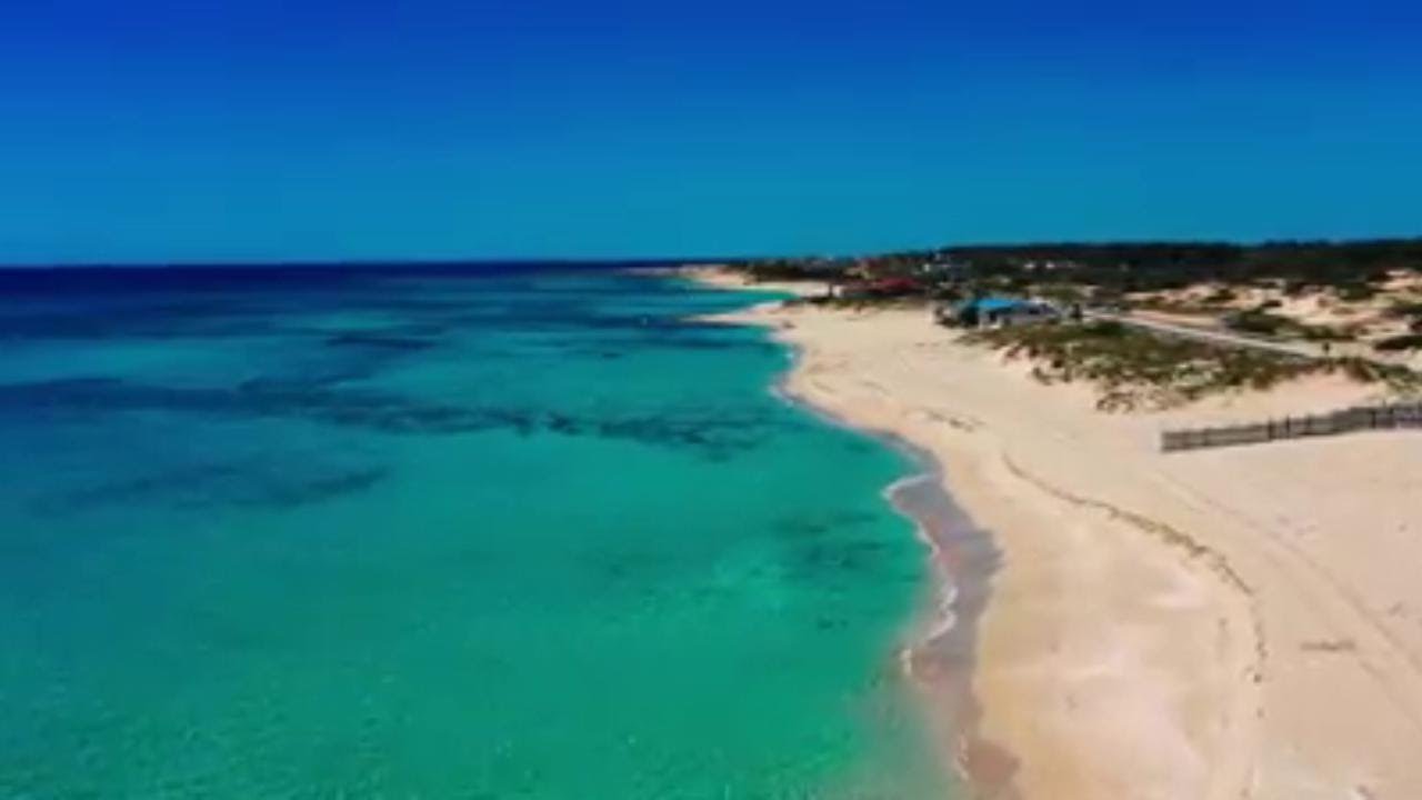 In volo sul mare di Marina di Lizzano (Taranto): il video dal drone rivela la bellezza segreta