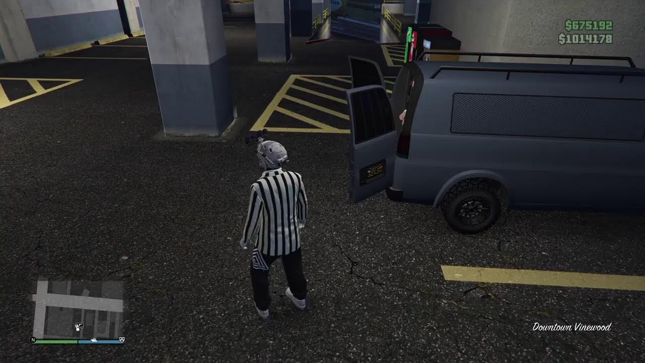 Helping Out Randoms in GTA5!!!!