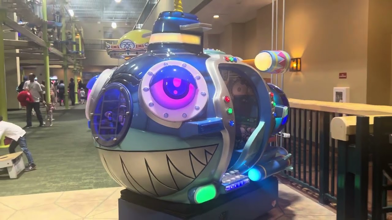 Tecway Submarine kiddie ride at great Wolf Lodge (Muted)