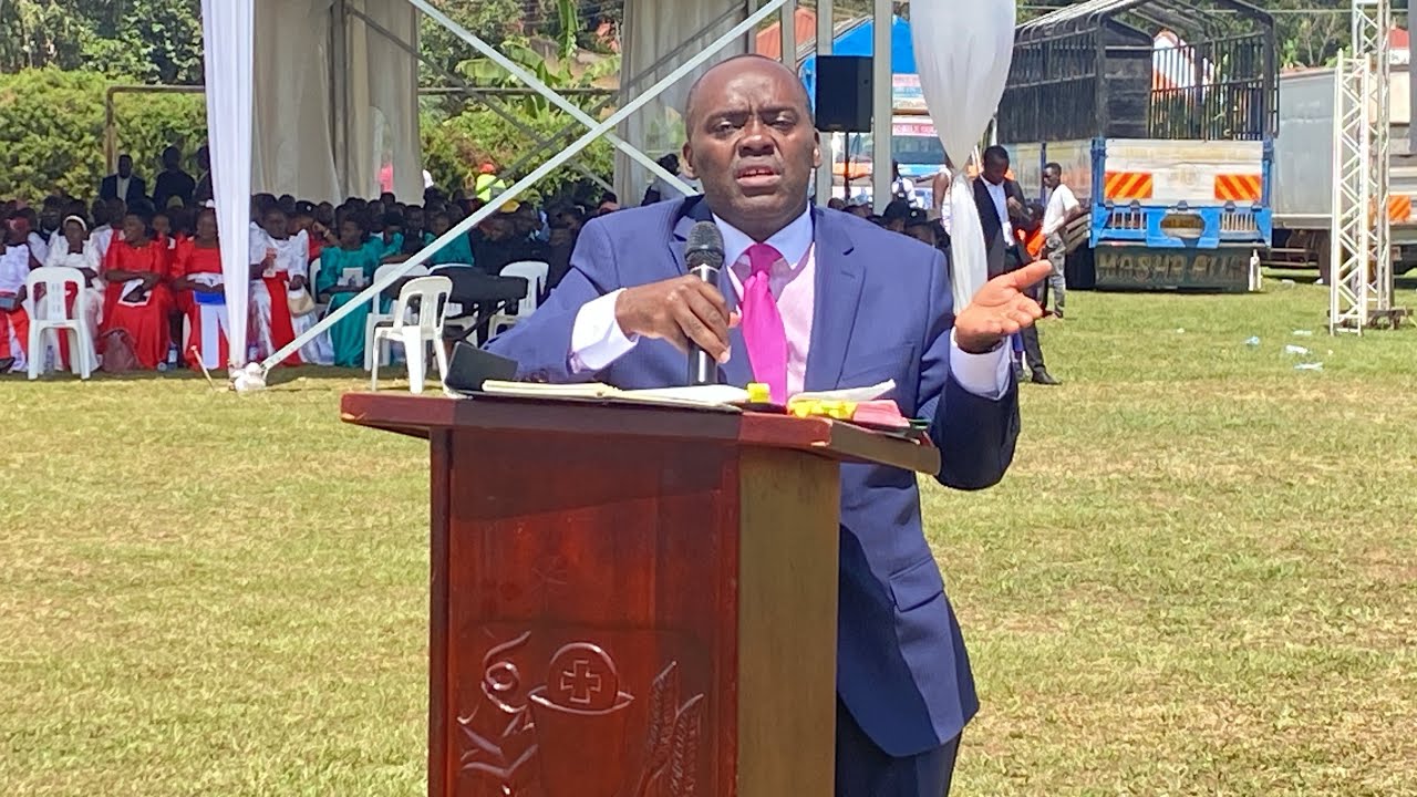 Hon. Medard Ssegona atabukidde abagamba nti Mpuuga yabba sente, abantu bekyaaye!!!!