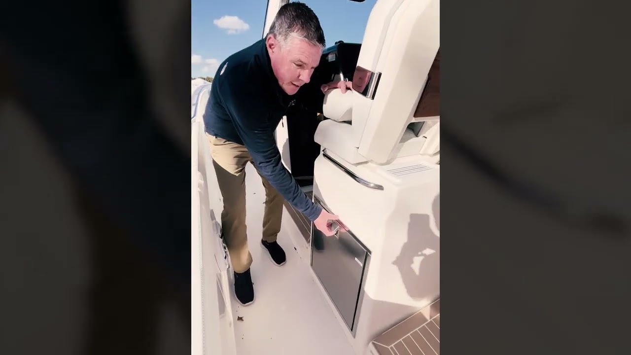 2026 Pursuit S 388 – 38’ Luxury Offshore Center Console | Mashpee, MA