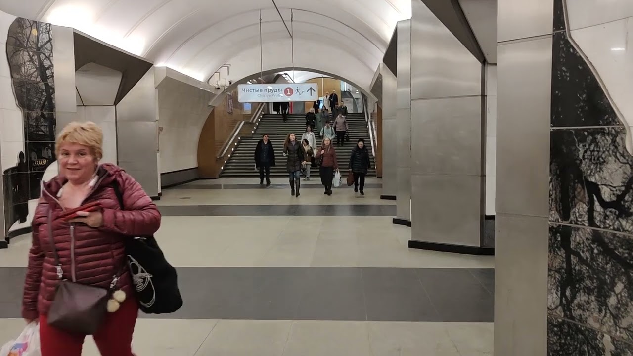 Станция метро Сретенский бульвар, с эскалатора ужасная, оригинальная внутри! #metro #Moscow #метро