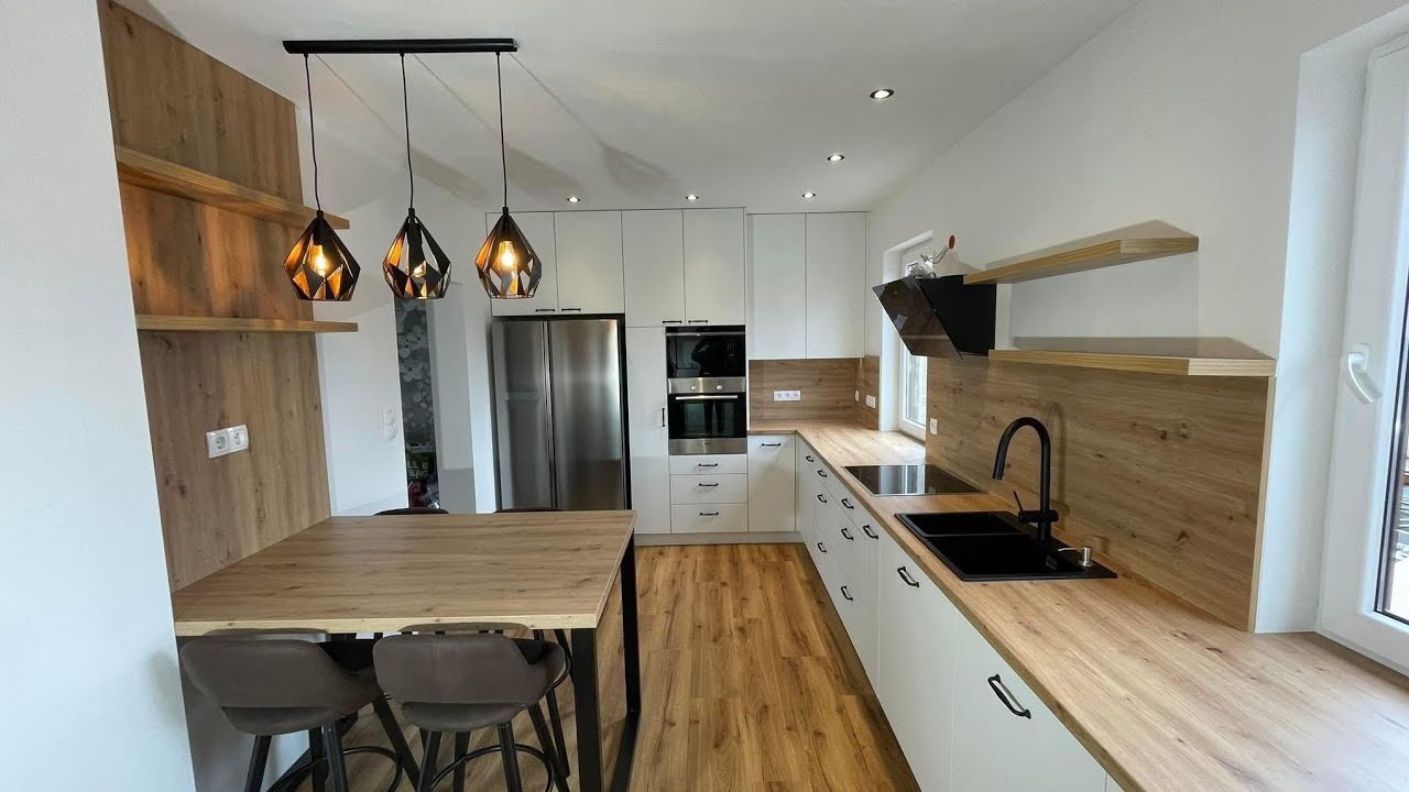 Kuchnia w białym macie z  klasycznymi czarnymi uchwytami. #kitchen #diy #kuchnia #akryl #viralvideo