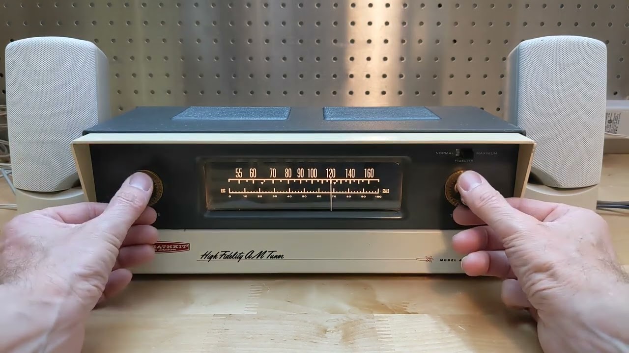 Высококачественный AM-тюнер Heathkit AJ-21