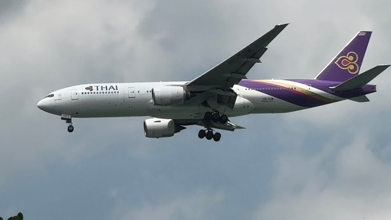 20+ minutes of arrivals at Changi runway 20R/L