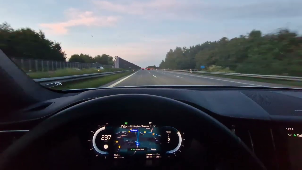 Volvo XC60 2022 German autobahn 238 km/h