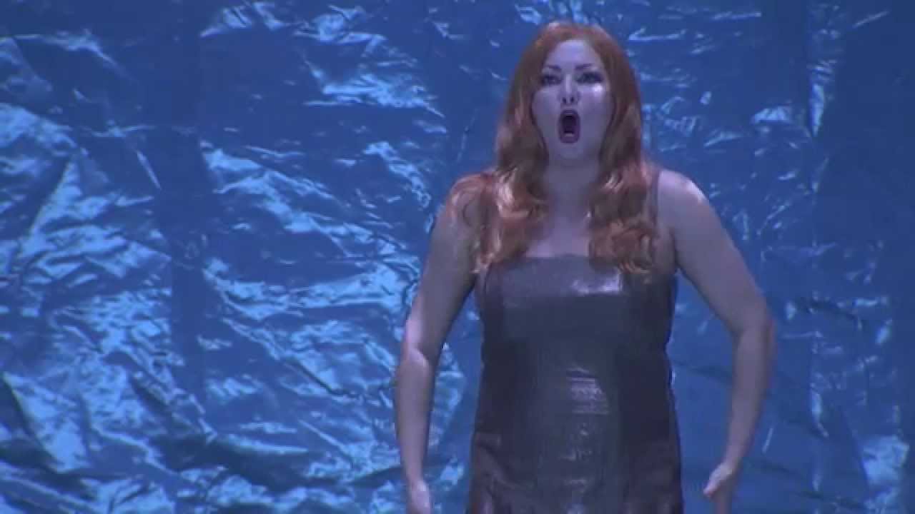 Anna Netrebko sings 