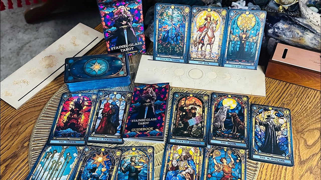 🎨🍷*The Stained Glass Tarot By: Crafterian And General Message📖
