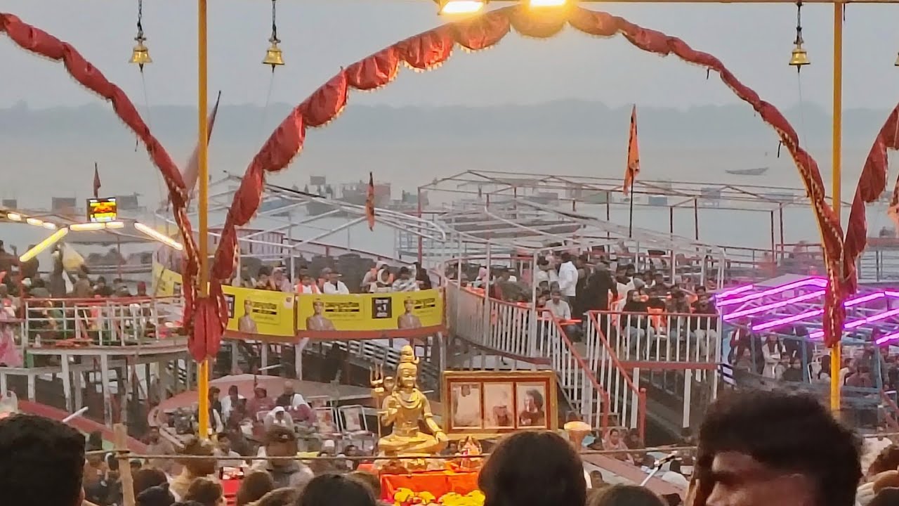 बनारस दशाश्वमेध घाट की पूरी गंगा आरती 🪔शाम 5 बजे ही हम घाट पर पहुंच गए थे। #40plusindianmom #kashi  