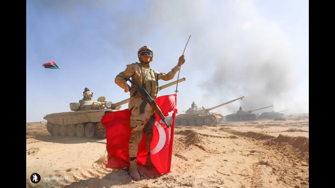 نفّذ اللواء 106 مناورة عسكرية ميدانية موسعة بالذخائر الحية تحت اسم مناورة الشهيد الفريق ونيس بوخمادة