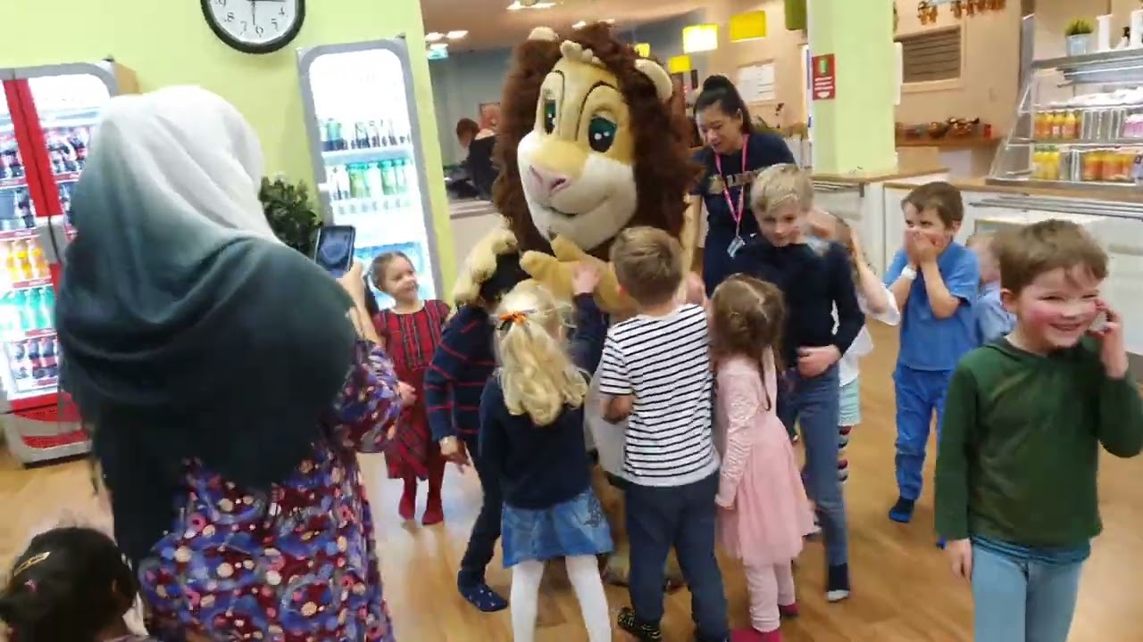 Leos lekeland | Leo's lekeland musik| indoor play area