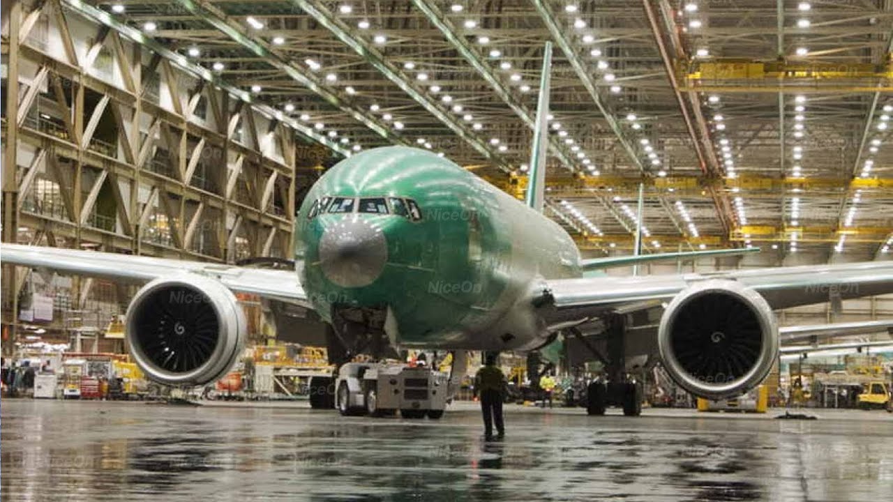 Melihat Proses Pembuatan Pesawat Boeing Super Besar