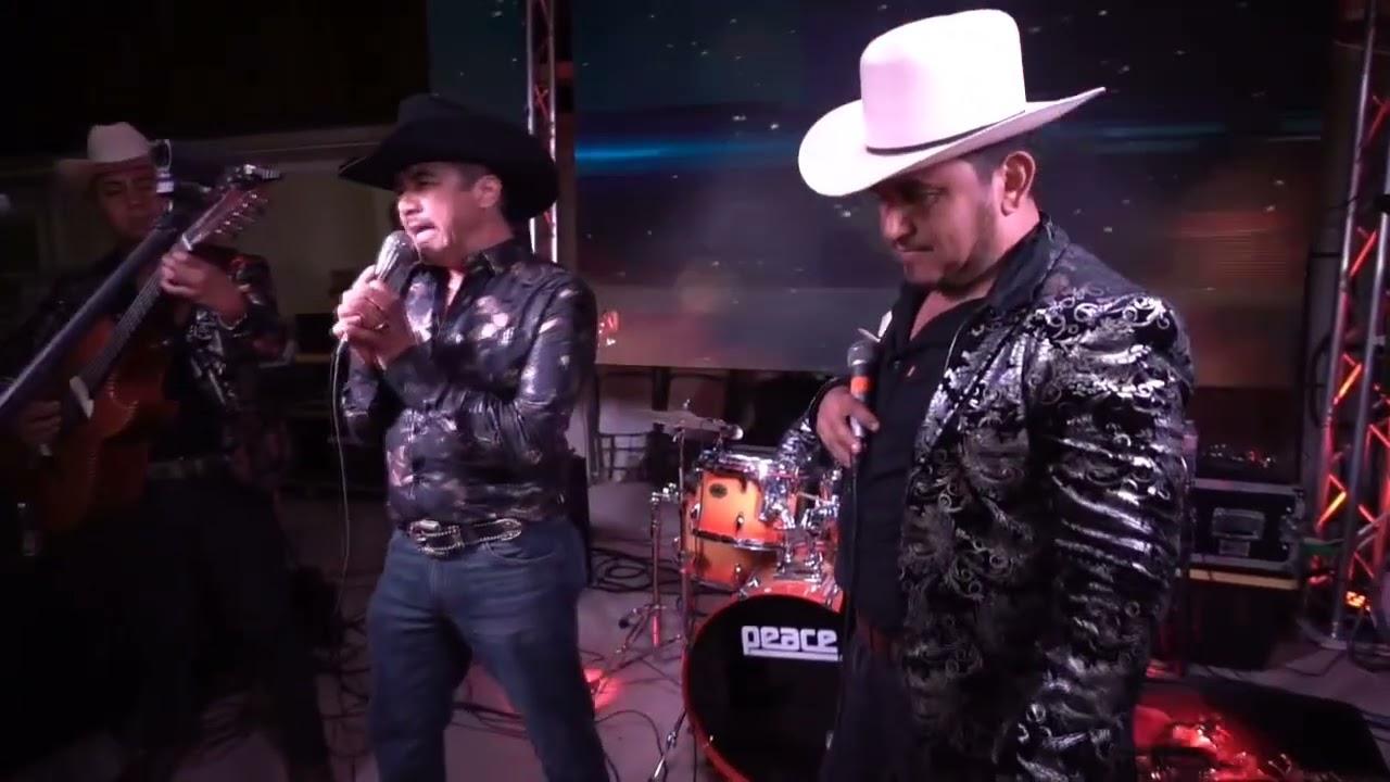 La casita de la Loma Caciques y Ramon Melendez