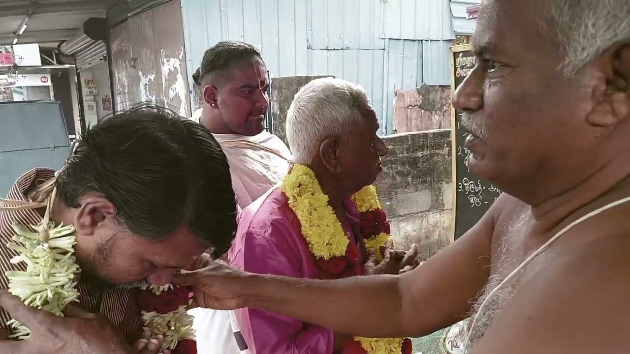 13.1.26 மார்கழிமாத அபிஷேக உபயம்.திரு.அமுதாரகுஆச்சாரி,திரு. நவநீதகிருஷ்ணன்,திரு.பேருந்தேவி ஜெயலக்ஷ்மி