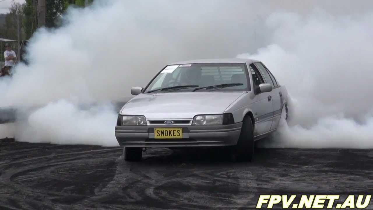 FORD EB FALCON ( SMOKES ) BURNOUTS AT KANDOS 2012