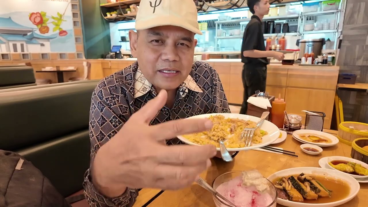 SUDAH 25 THN MEMBANGUN USAHA, MAKANYA NASI GORENG BEBEK DAN KACANG MERAH DURIAN SPESIALNYA, ADUHAI