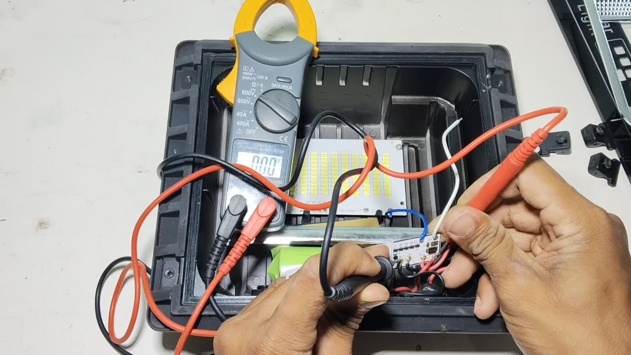 ซ่อมไฟโซล่าเซลล์ ตอนเช้าชาร์จตอนมืดไม่ติด #diy #ซ่อมไฟโซล่าเซลล์  #สปอร์ตไลท์โซล่าเซลล์ #เปิดไม่ติด 