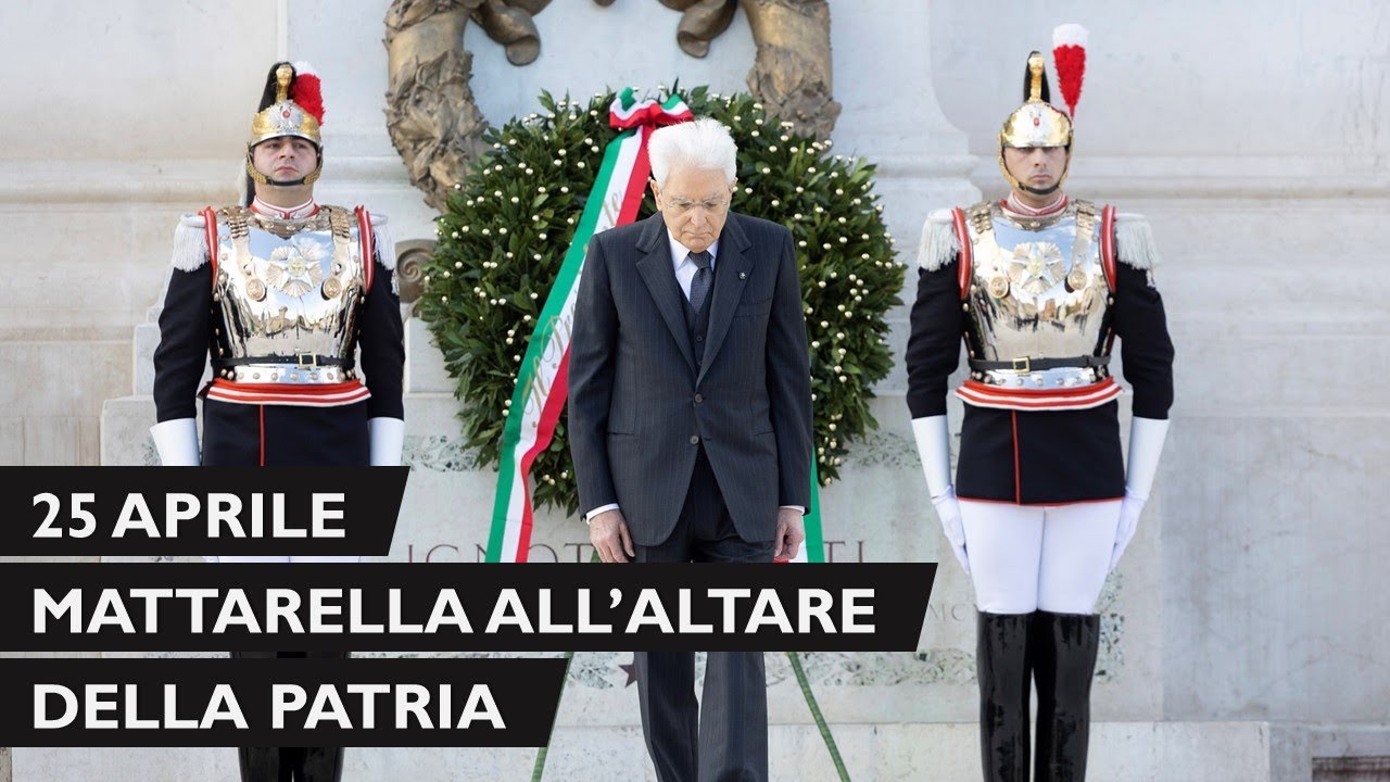 Mattarella depone una corona d’alloro sulla Tomba del Milite Ignoto