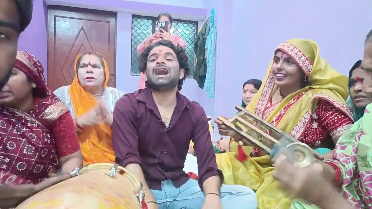 बड़ा सुंदर भजन 🙏👌नगरी नगरी द्वारे द्वारे ढूंढो रे सांवरिया 💯💐