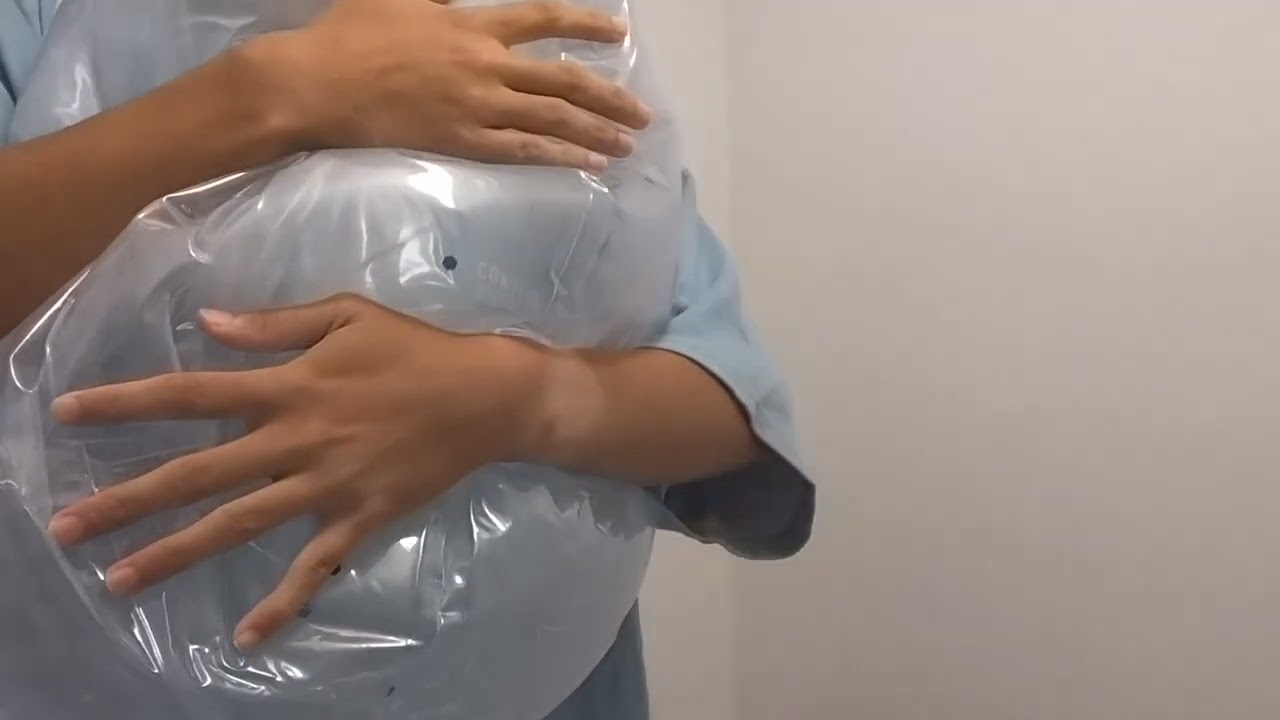 ダイソー　50cmビーチボール膨らます　blow up 50cm beach ball