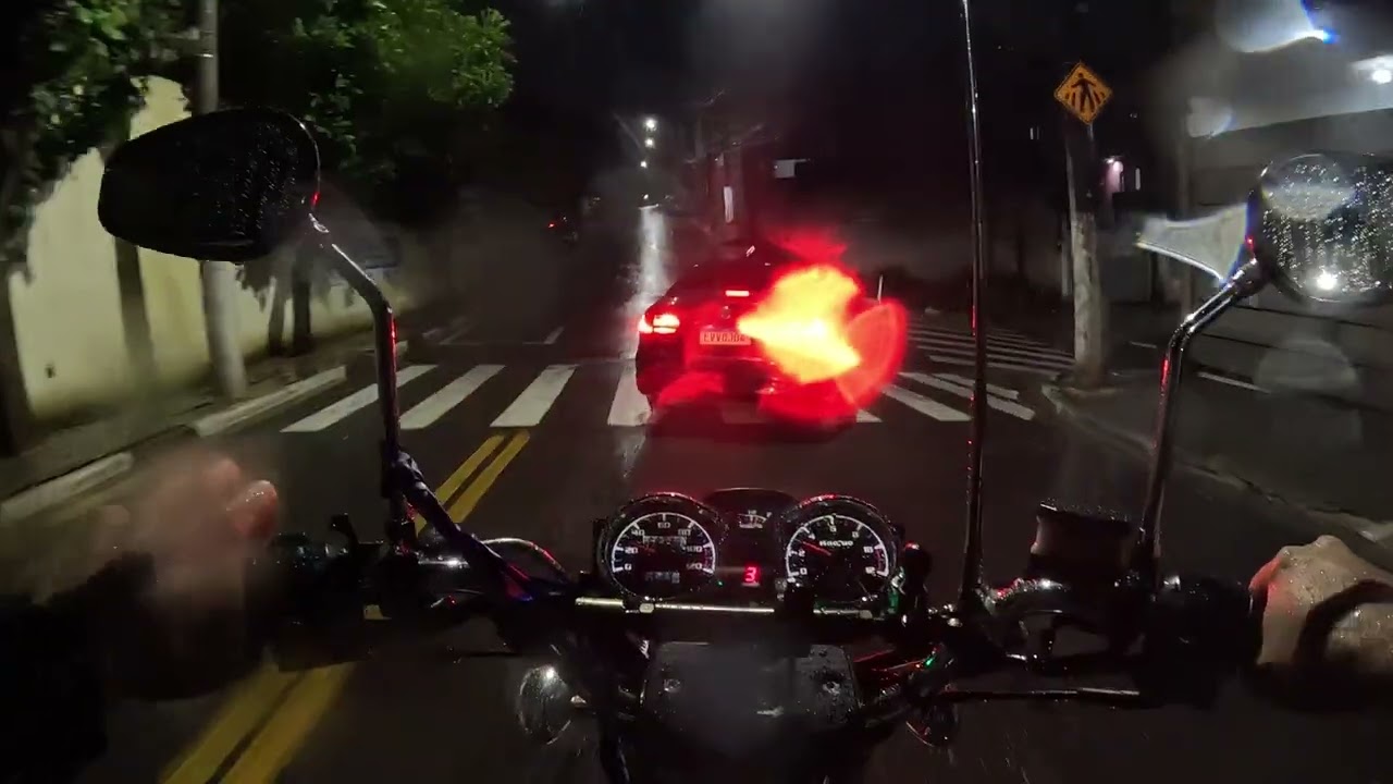 A chuva é bão, mas pra trabalhar de motoboy...