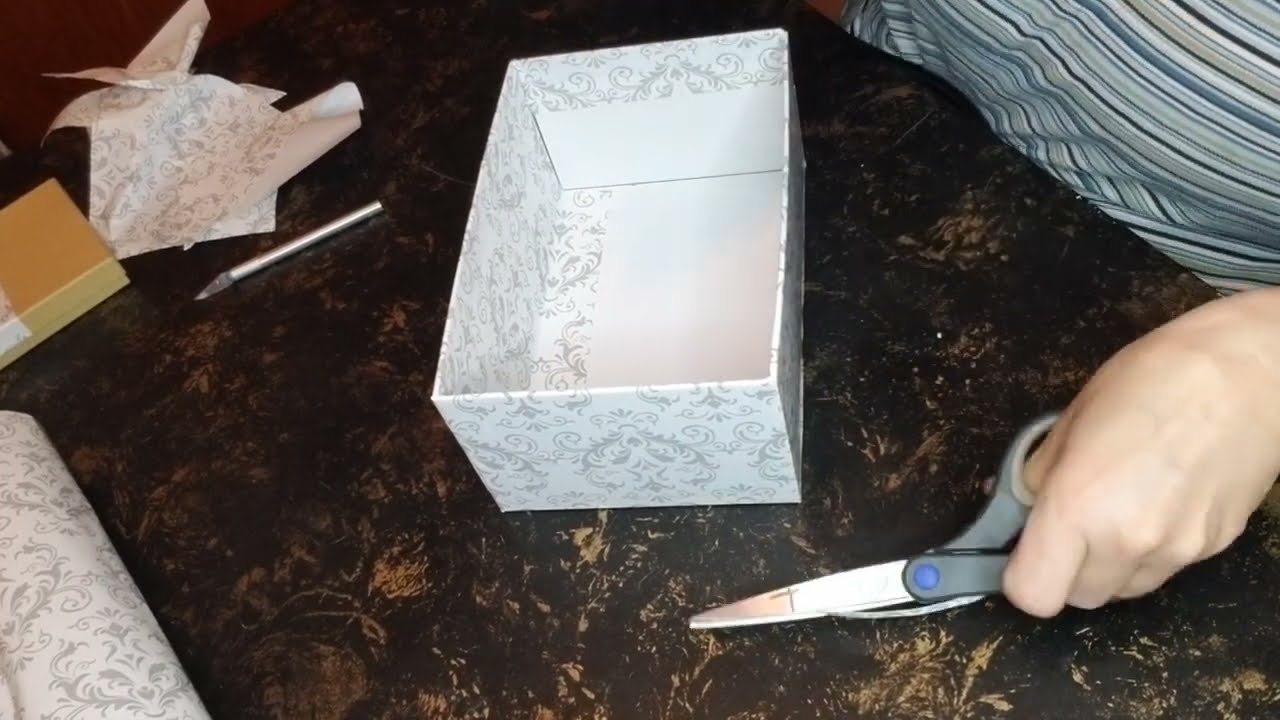 How to upcycle an old box using contact paper