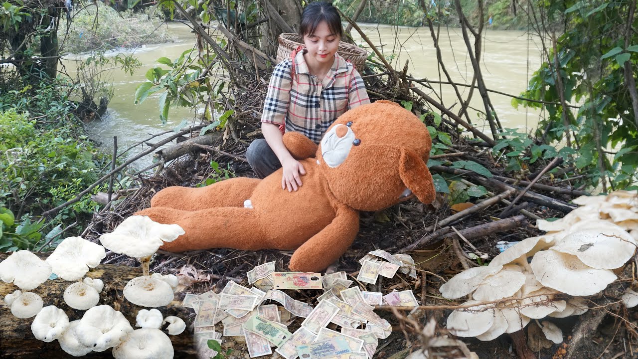 REWIND TIMELAPSE - Single mother finds a lot of money after historic flash flood