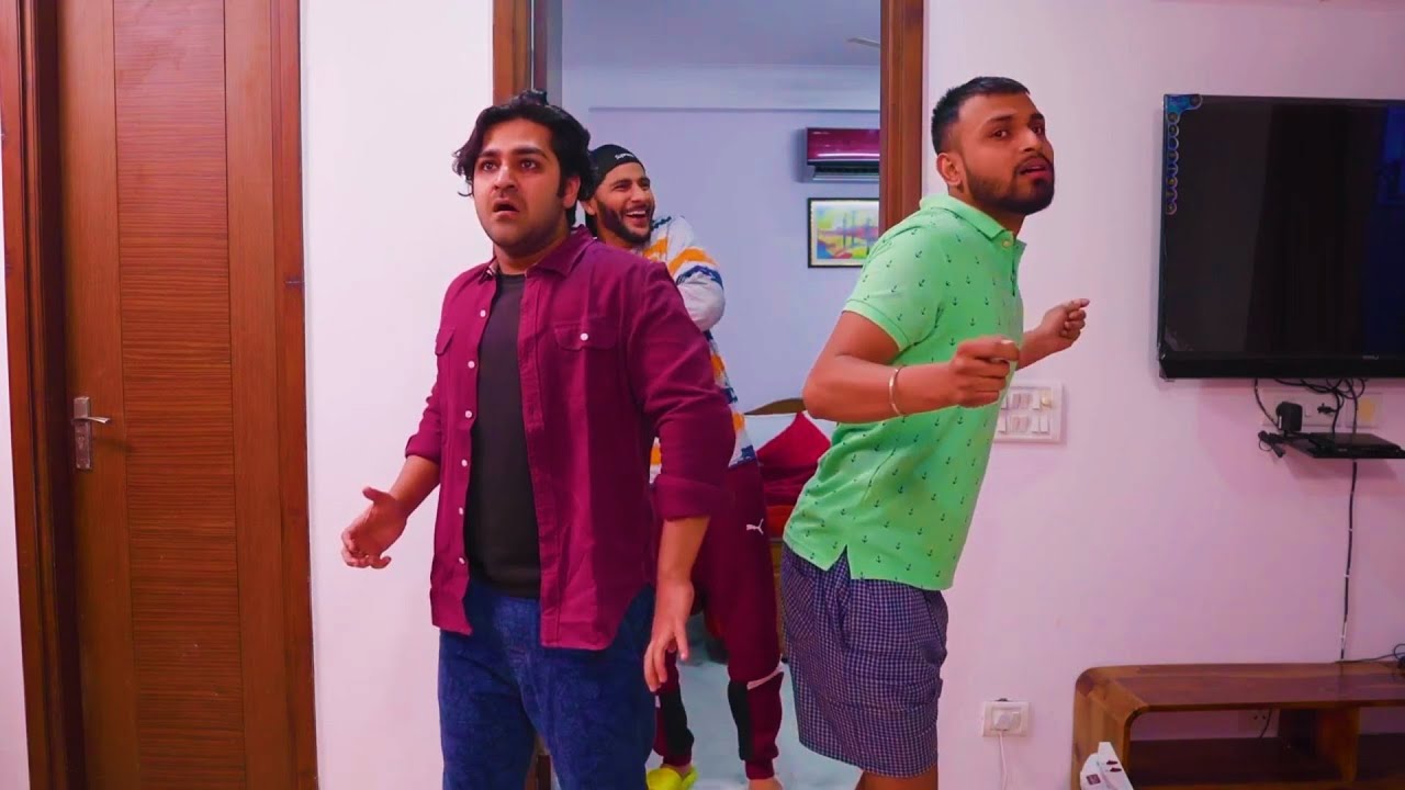 Sushant Maggu- Boys vs Girls Roommates | Boy Vs Girls New Comedy Video | Sushant Maggu 