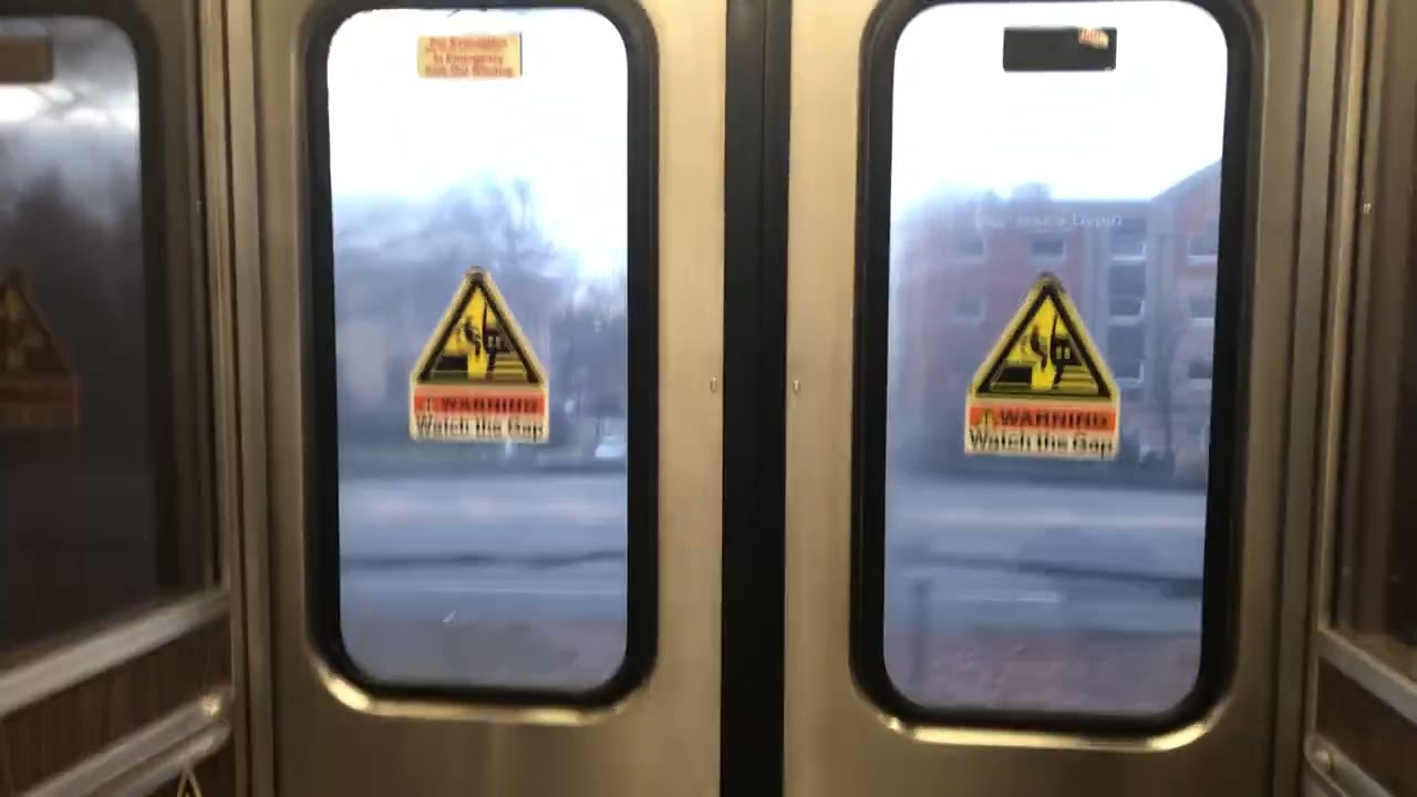 LIRR M3 9895 leading with 9850 trailing to penn station 