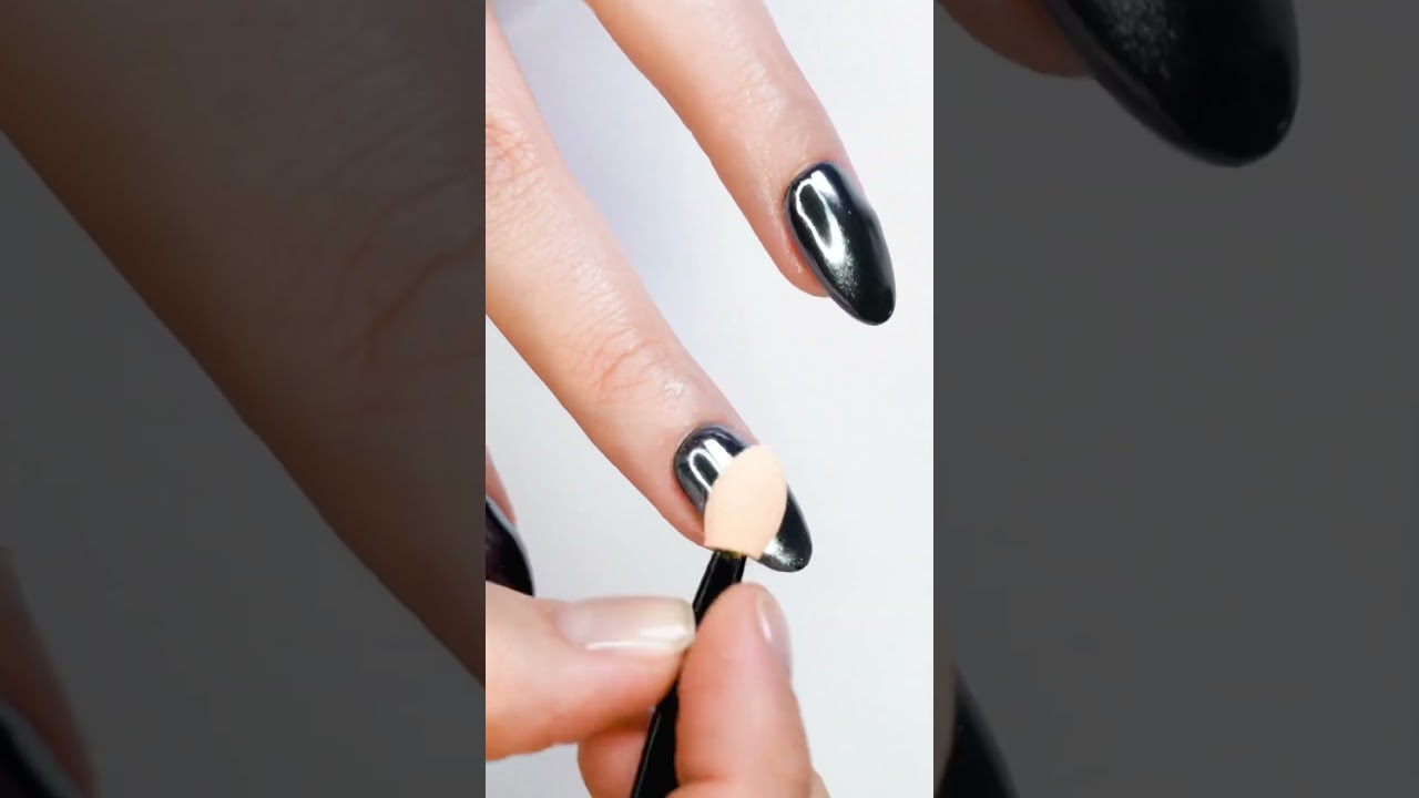 Be careful, darkness doesn&rsquo;t reflect in mirrors. ⬛️ 🦇#blackmirrornails #blackchrome #chromenails