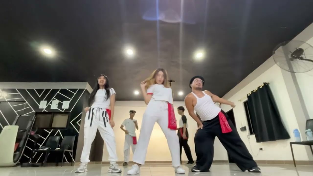 DANCE PRACTICE BURNING UP] MEOVV | PHILIPPINES 