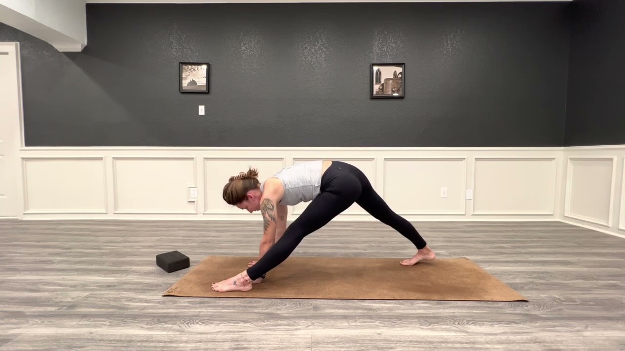 30 Minute flow for the Hips!