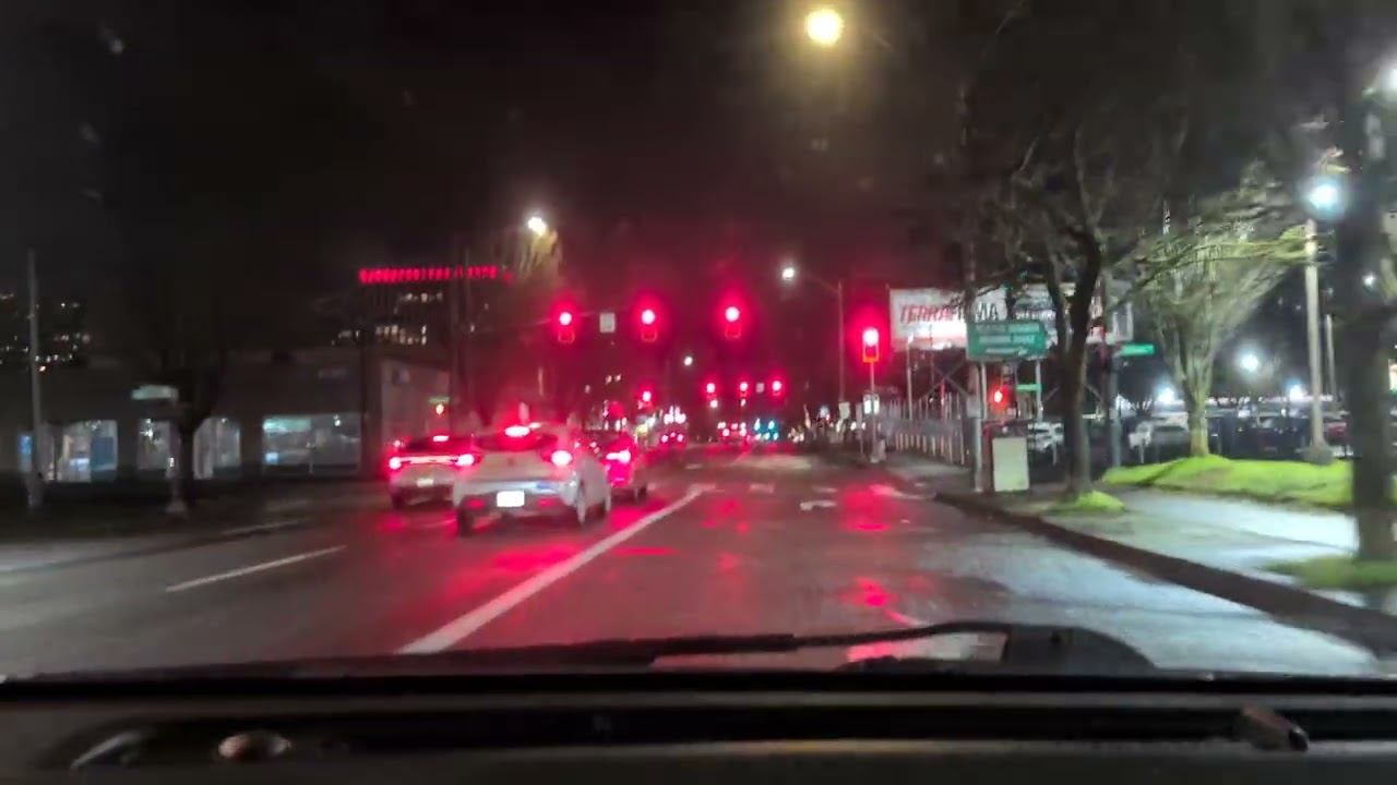 NE Portland Night Drive Down MLK BLVD