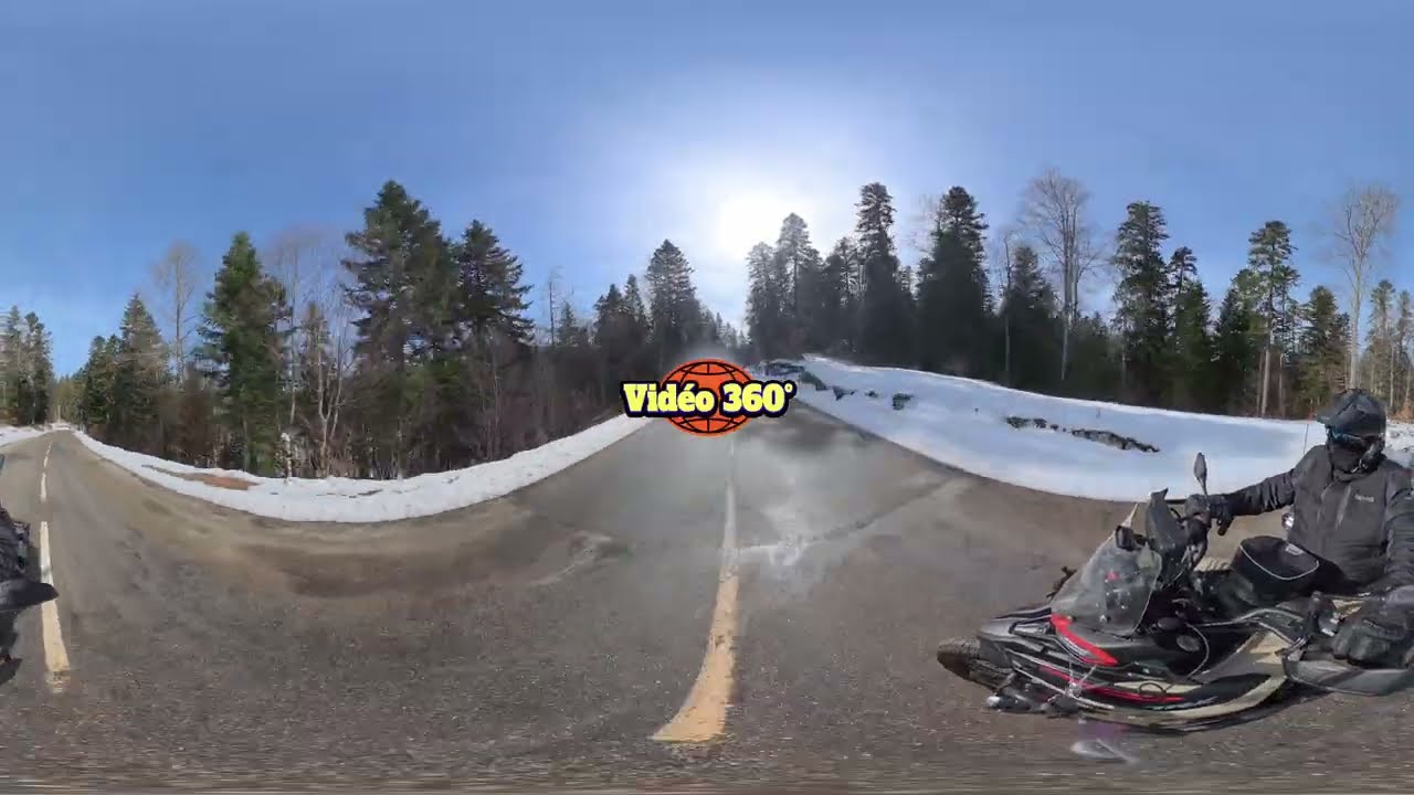 Forêt du col de Carri ( Drome ) encore enneigé. Vidéo en 360 °