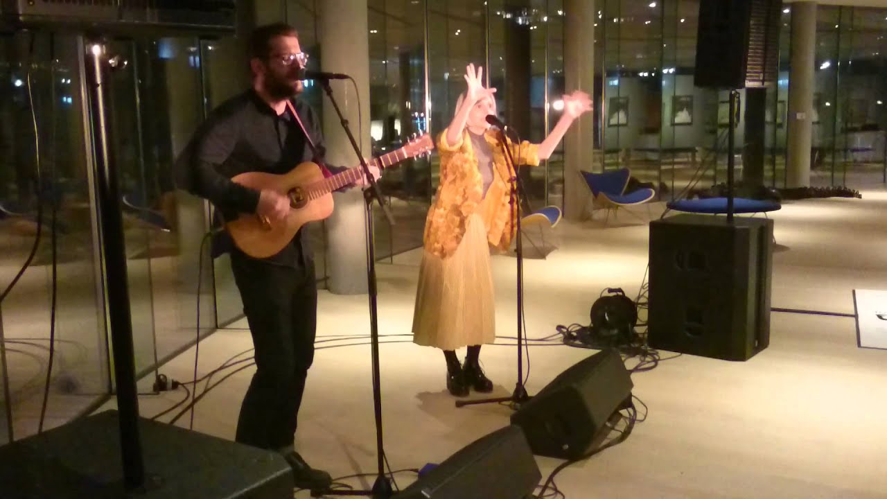Aurora Aksnes i Oseana (privat konsert)