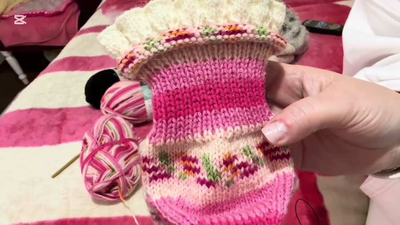 #knitting # veseniye nastroenye nasochki i prodvejenye po moim viazaniye izdelyie🌹🌹🌹