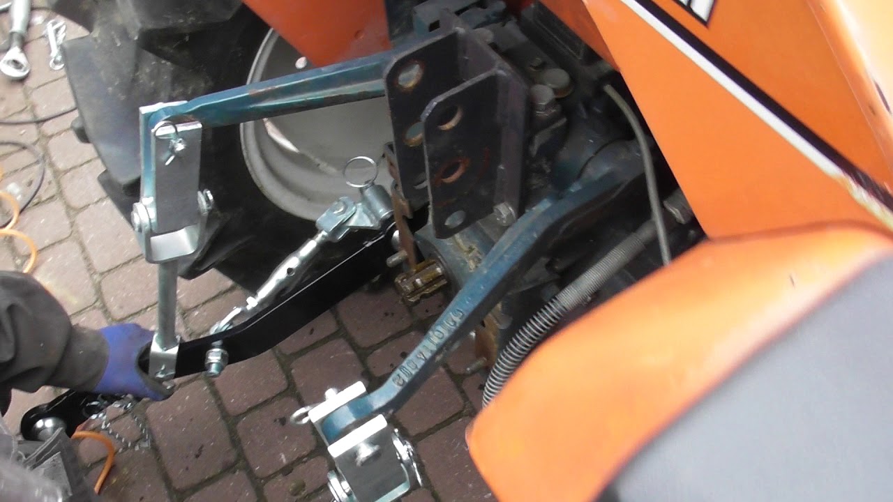 Montaż zawieszenia trzypunktowego Kubota B1-15