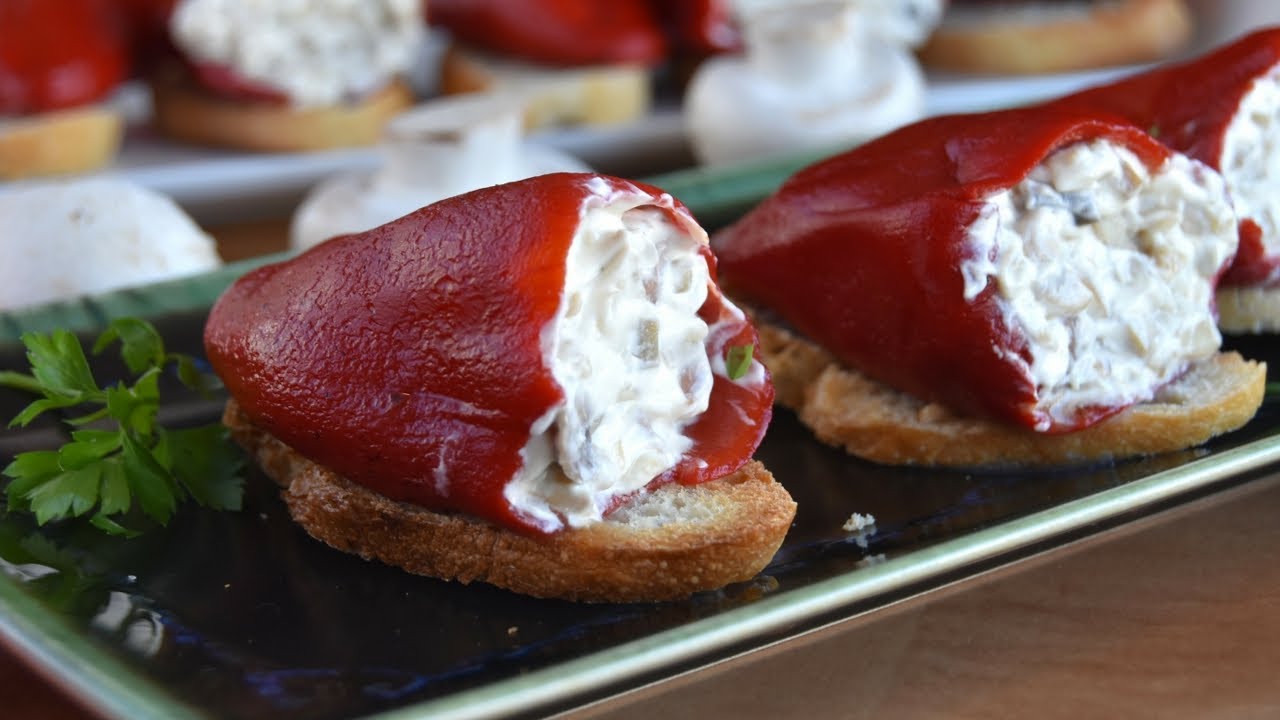 😋 Pimientos del piquillo rellenos de queso y champiñones ESTÁN MUY BUENOS!!