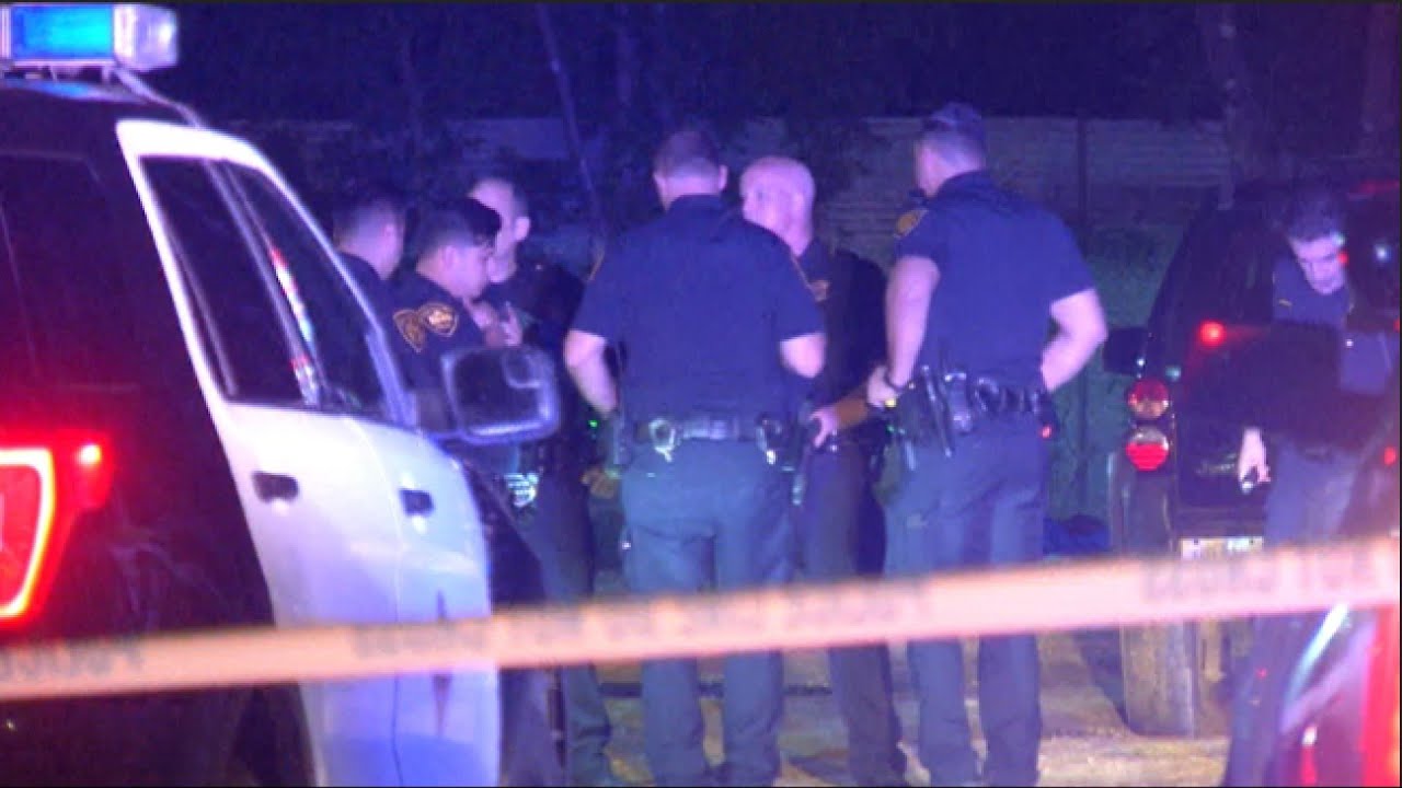 16-year-old shot in leg in robbery on South Side, police say
