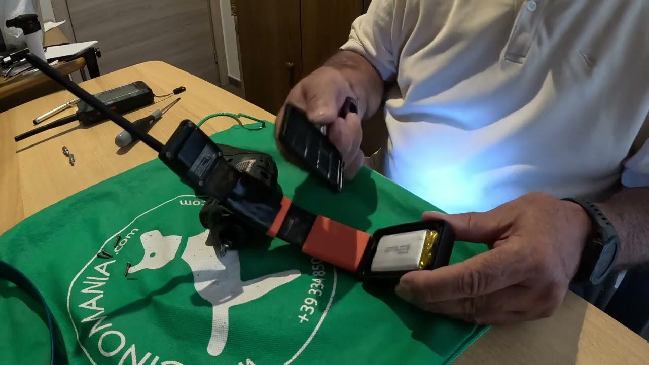 Tutorial completo sul cambio batterie del collare e del palmare GPS DOGTRACE