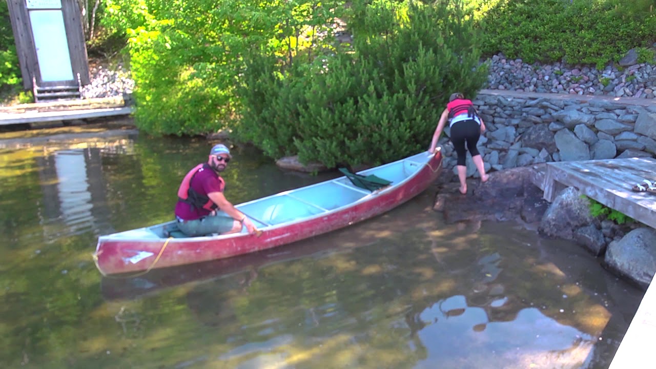 canoe13 Landing a canoe