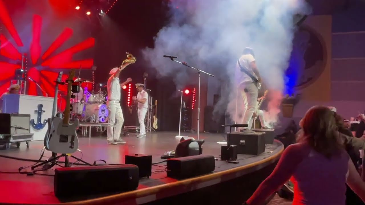 Yachtley Crew (Live In Fresno)