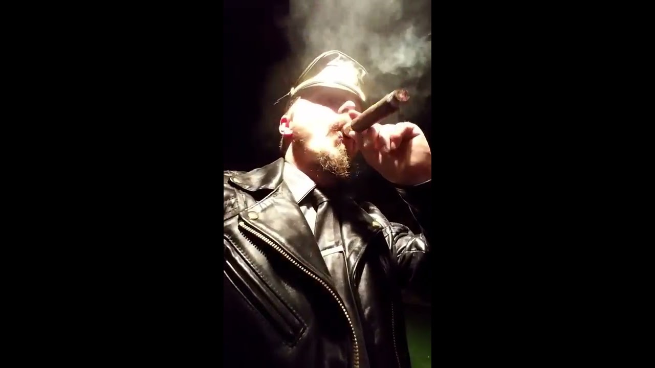 Cigar Maduro Insidious by Asylum and Langlitz