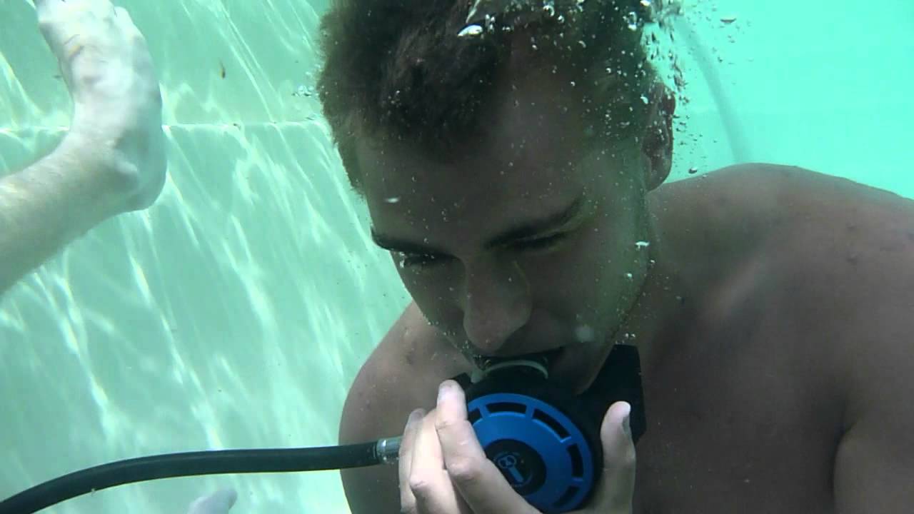 5 minute 3-man buddy breathe in pool.