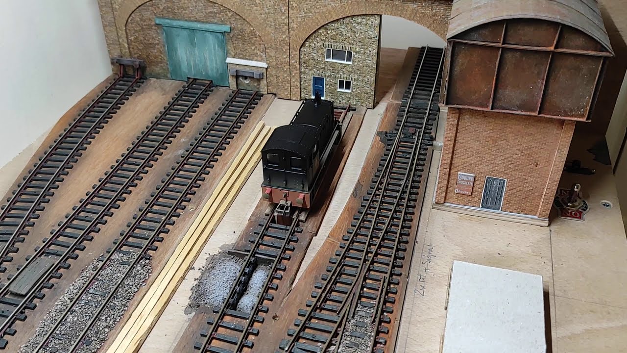 Dib's Yard Shunting Layout - S2020-E01 Introduction to the layout