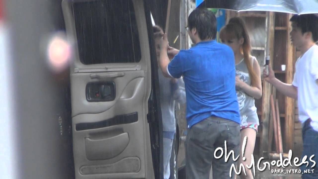 [FANCAM] 120812 Leaving Inkigayo (DARA ver)