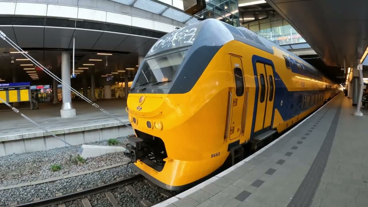 Treinen in Utrecht centraal.