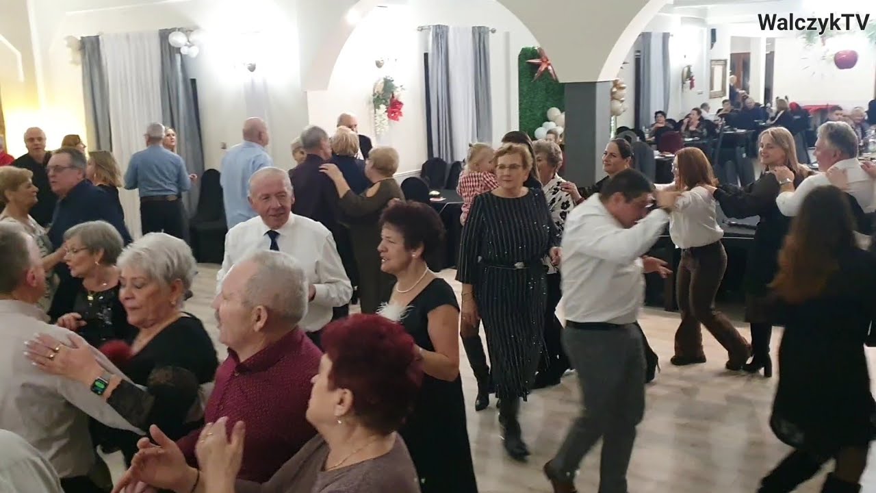 CUDOWNY KLIMAT potańcówki karnawałowej  z Zespołem 
