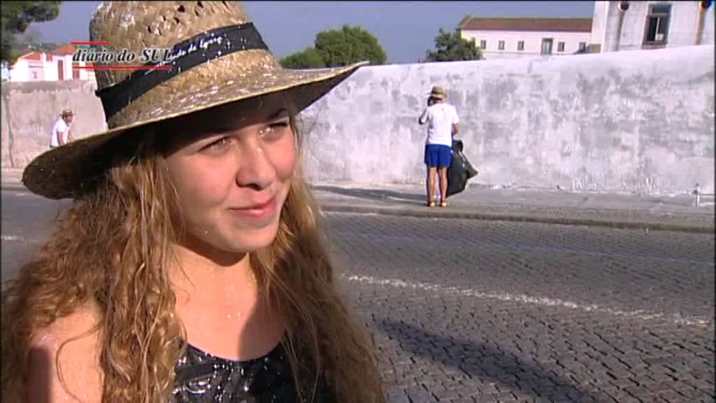 Évora: Alunos de turismo caiam muros da Universidade
